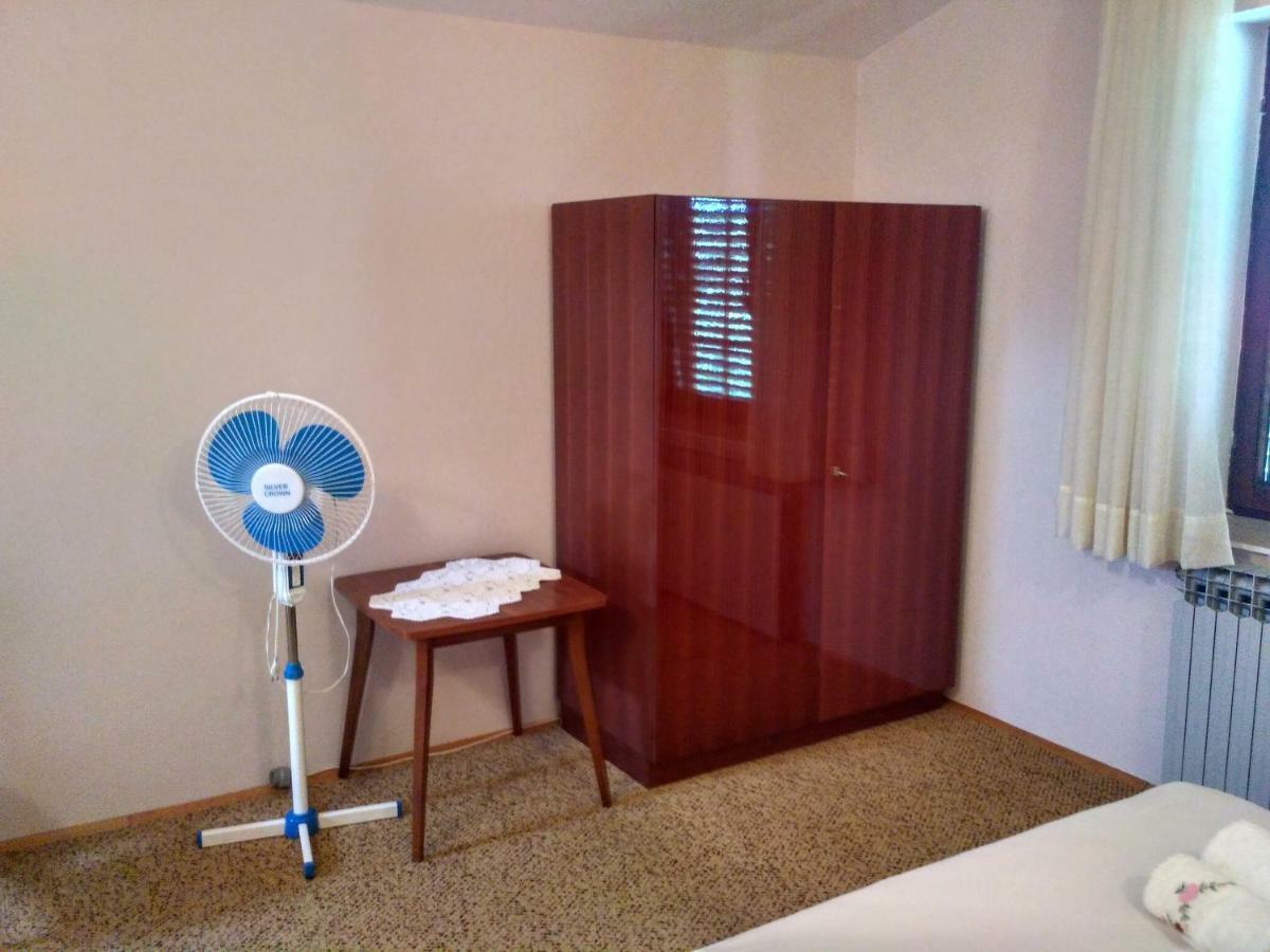 Apartmani Tonica Sukošan Exterior foto