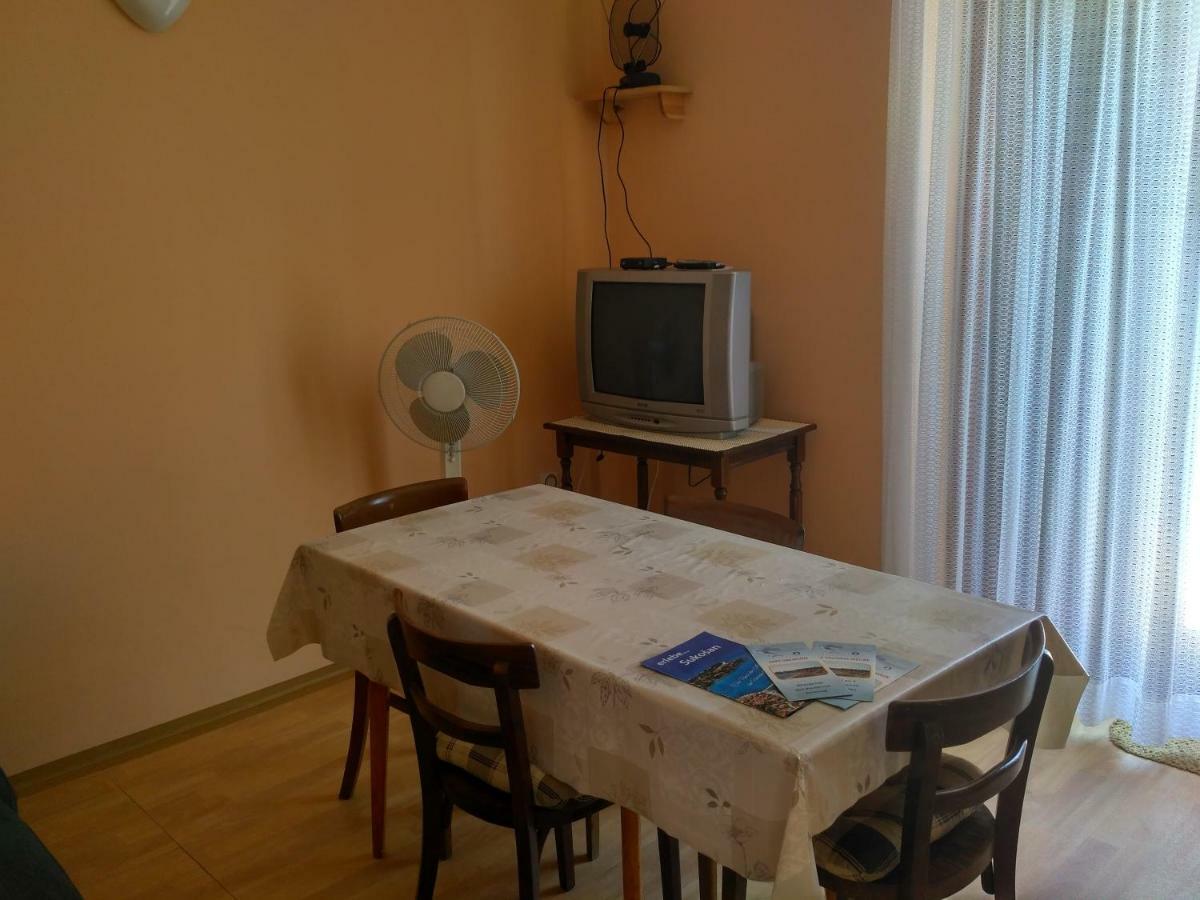 Apartmani Tonica Sukošan Exterior foto
